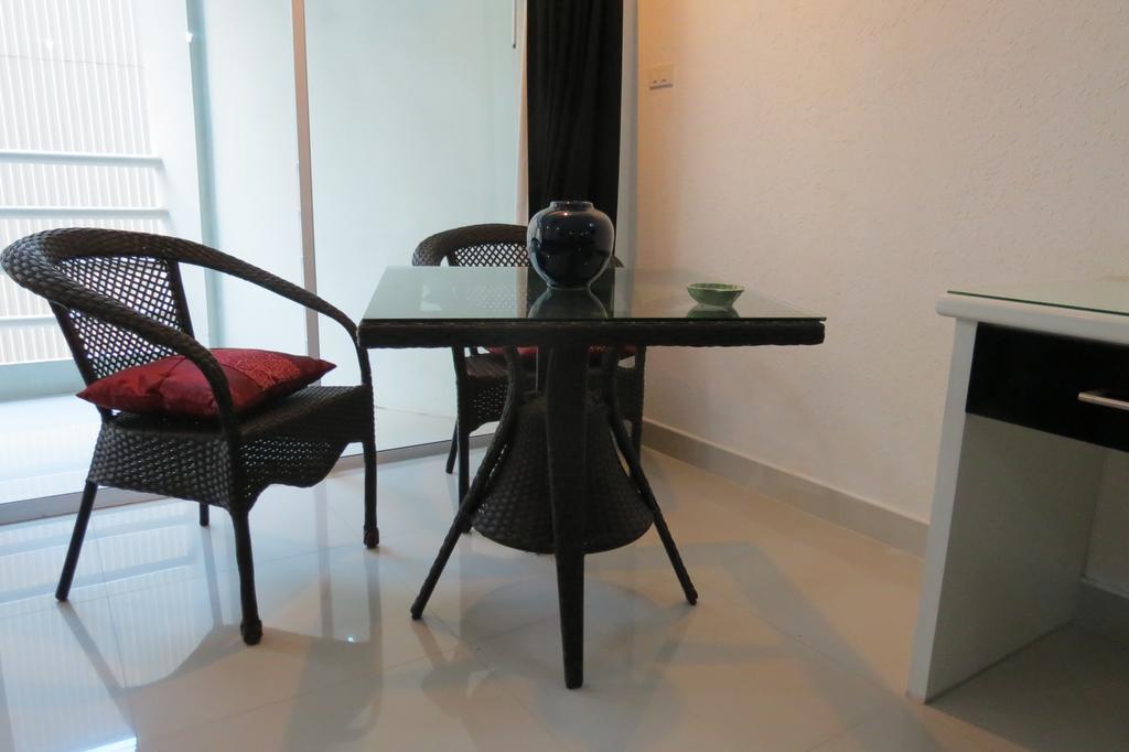 View Talay 6 Suite Apartments Pattaya Room photo