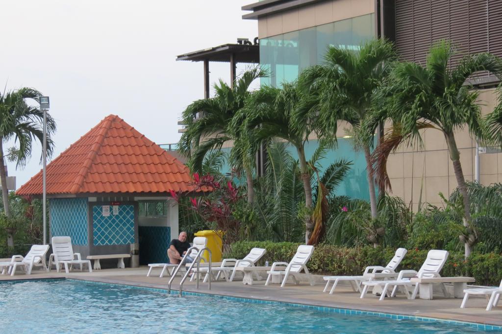 View Talay 6 Suite Apartments Pattaya Exterior photo