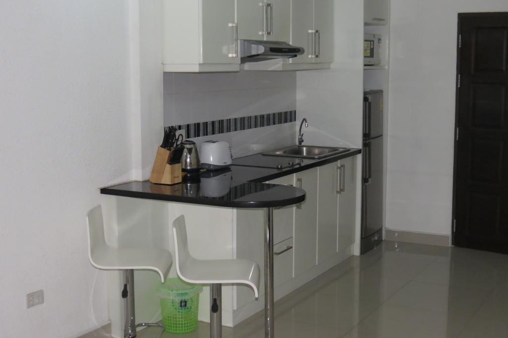 View Talay 6 Suite Apartments Pattaya Exterior photo