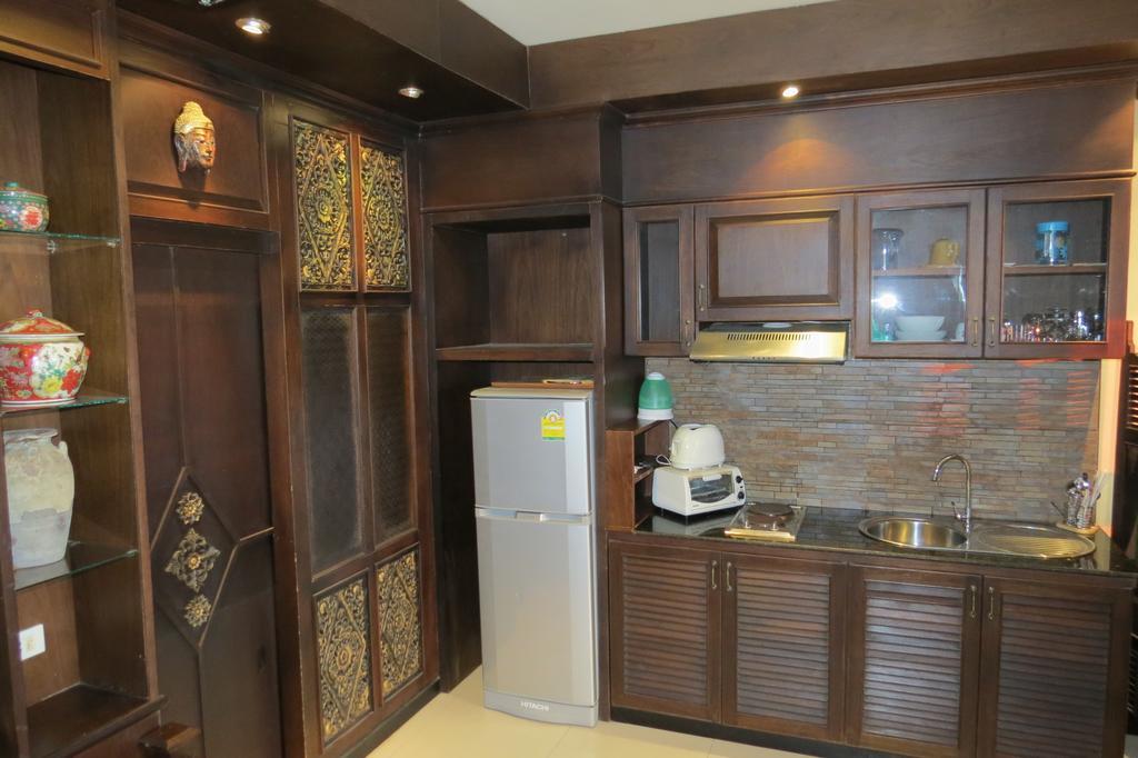 View Talay 6 Suite Apartments Pattaya Room photo