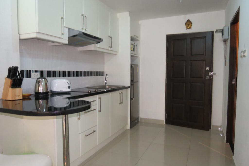 View Talay 6 Suite Apartments Pattaya Room photo